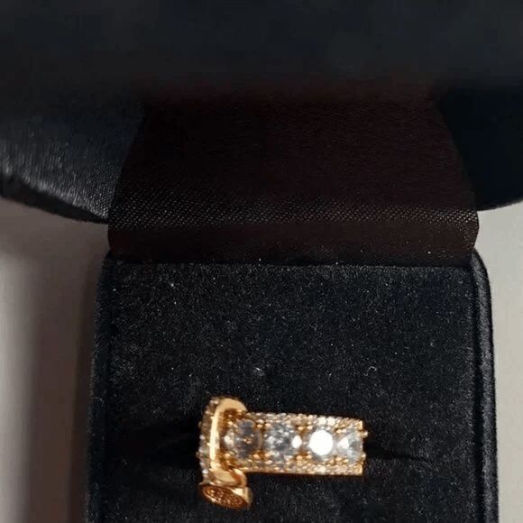 GOLD DIAMOND RING BAND WITH HANGING CHARM - Picture 10 of 10